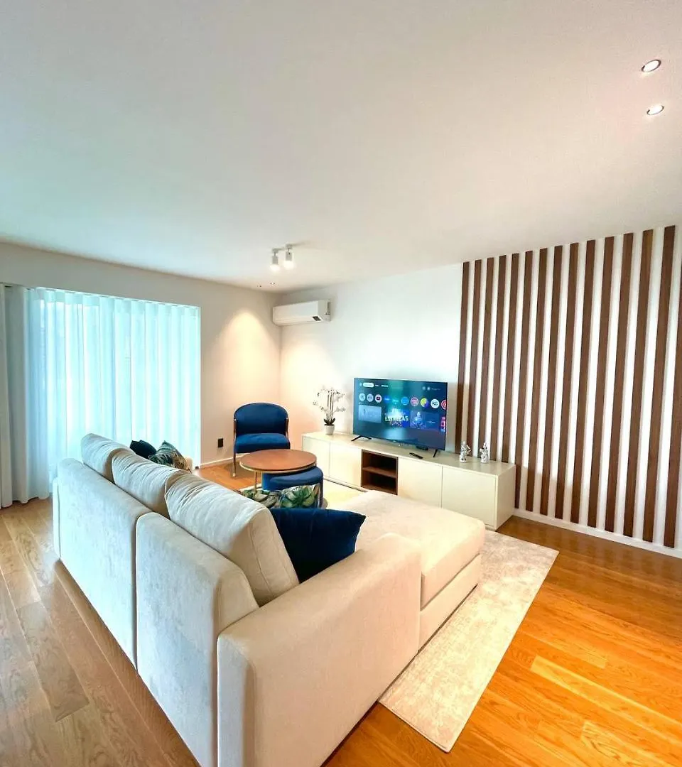 Lux Ocean View Apartment Varino 05 푼샬